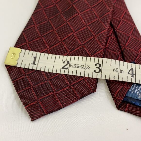 Ryan Seacrest Distinction Men’s Red Silk Tie - Picture 2 of 3